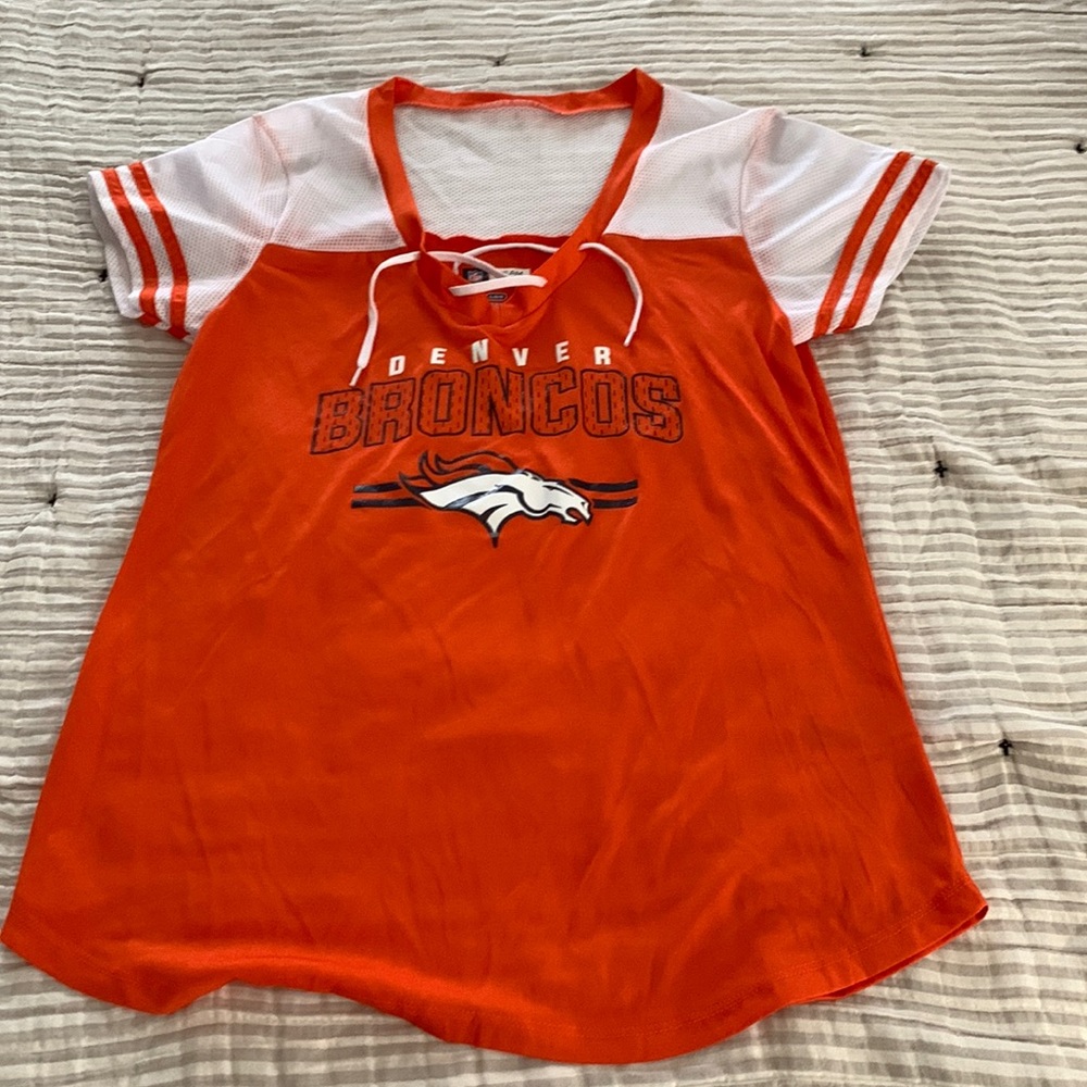 Denver Broncos women’s jersey t-shirt. NWOT!